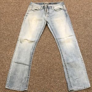 Men’s buckle jeans
